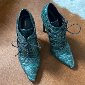 Bottega Veneta Python Lace Up Boots size 38
