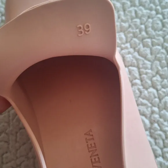 BOTTEGA VENETA Rubber Puddle Slingback Sandals In Pink EU 39 US 9 Org $990