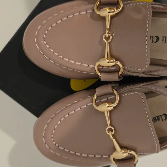 BOUTACCELLI CLASSICA NWT girls pink Loafers