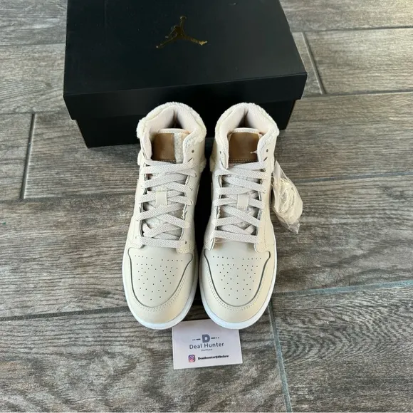 Brand New Air Jordan 1 Mid “Utility Fleece Peal White “Big Kids Sneakers