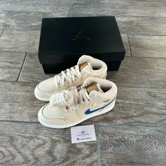 Brand New Air Jordan 1 Mid “Utility Fleece Peal White “Big Kids Sneakers