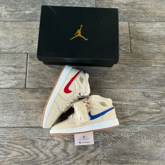 Brand New Air Jordan 1 Mid “Utility Fleece Peal White “Big Kids Sneakers