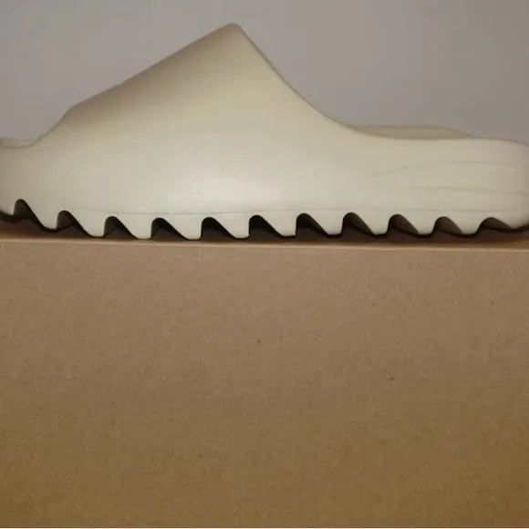 Brand New in Box, YEEZY Adidas Slide Bone Size 5