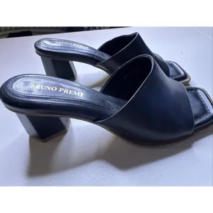 Bruno Premi  Black SZ 6 / 37 leather Open Toe sandal black Block Heel