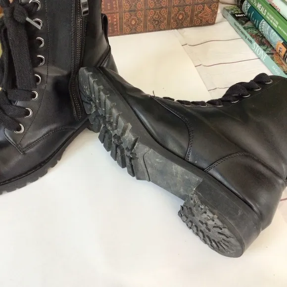 Capezio 610 W Combat Black Lace Up Womens  Boots