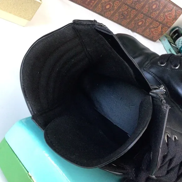 Capezio 610 W Combat Black Lace Up Womens  Boots