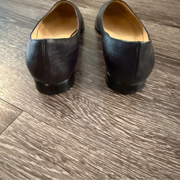 Cavallini Embossed Round Toe Loafers