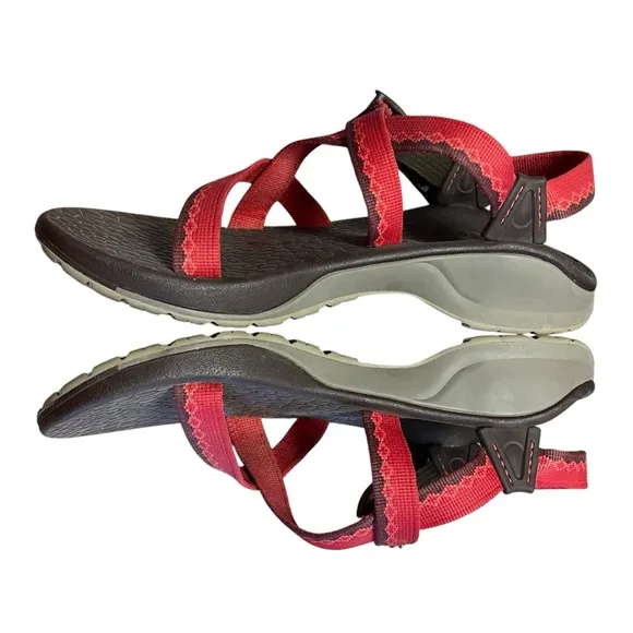 CHACO Women’s Red Updraft Embers Strappy Sandals Size 8