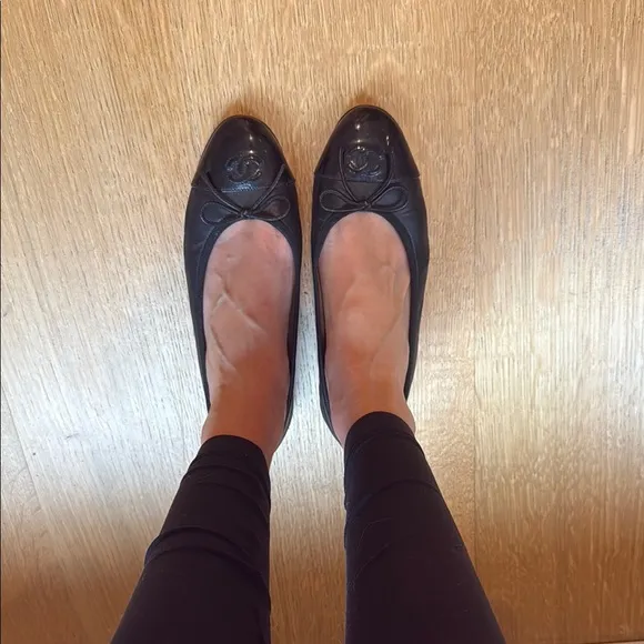 CHANEL Black Leather Flats with Embellished Toe