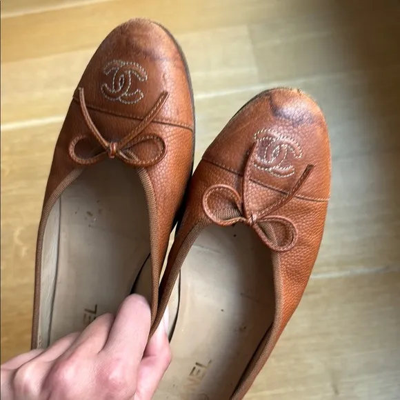 CHANEL Brown Leather Flats with Bow Detail