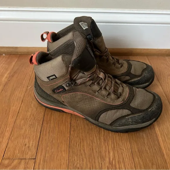 Clark’s Brown Black Outdoor Hiking All Terrain Outdoor Heavy Duty Boots Men’s 9