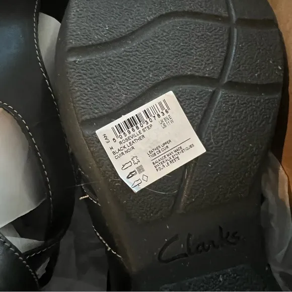 Clarks Premium Leather Mary Jane Flats, Size 11W , New in Box Retail ~ $120