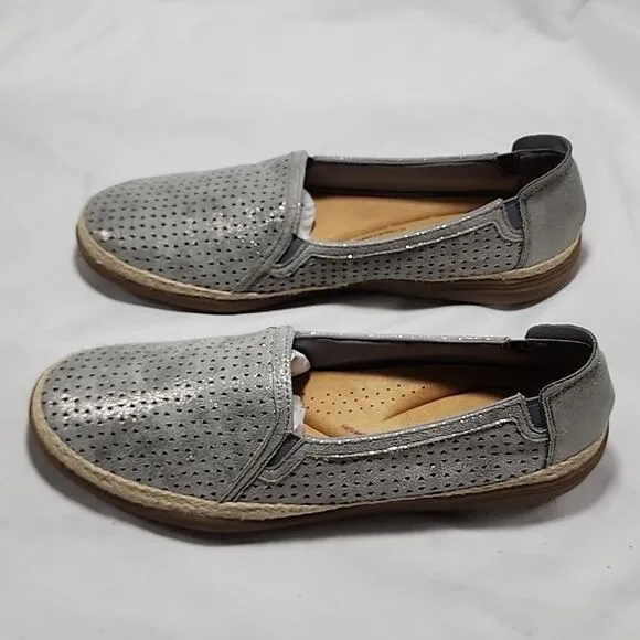 🐽CLARKS🐽 STYLE ELAINA RUBY PERFORATED ESPADRIL SLIP-ON LOAFERS LADIES 11 NWOB