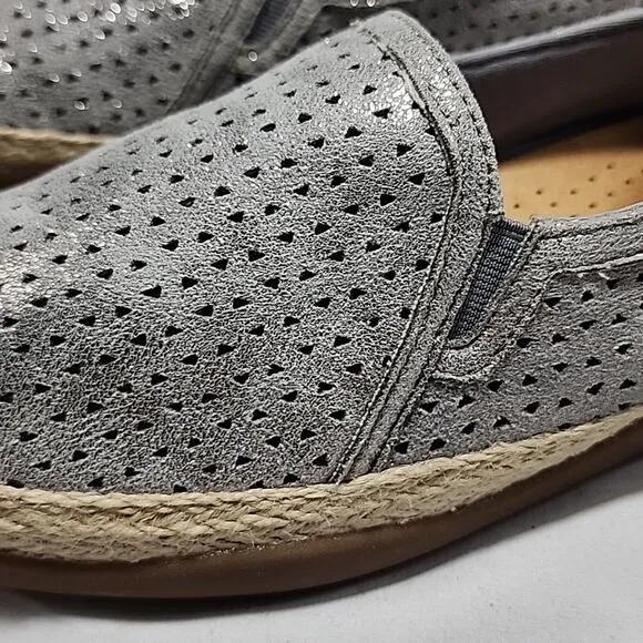 🐽CLARKS🐽 STYLE ELAINA RUBY PERFORATED ESPADRIL SLIP-ON LOAFERS LADIES 11 NWOB