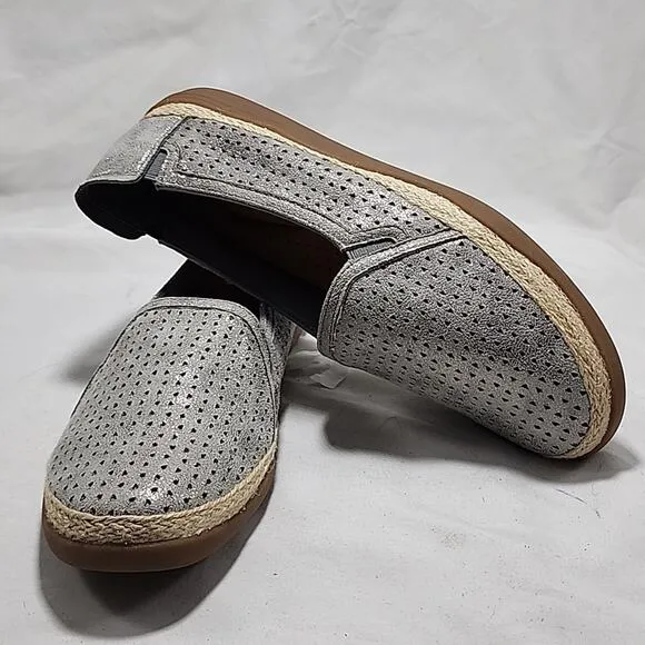 🐽CLARKS🐽 STYLE ELAINA RUBY PERFORATED ESPADRIL SLIP-ON LOAFERS LADIES 11 NWOB