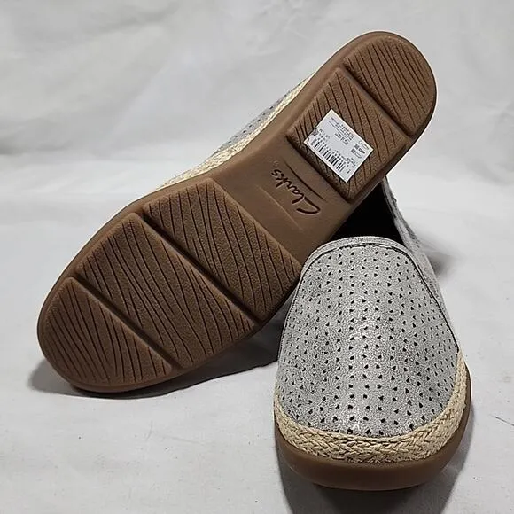 🐽CLARKS🐽 STYLE ELAINA RUBY PERFORATED ESPADRIL SLIP-ON LOAFERS LADIES 11 NWOB