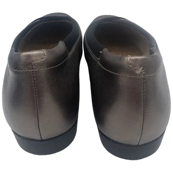 Clarks Un Darcey Ease Pebble Metallic Leather Ballet Flats 7.5 Women's