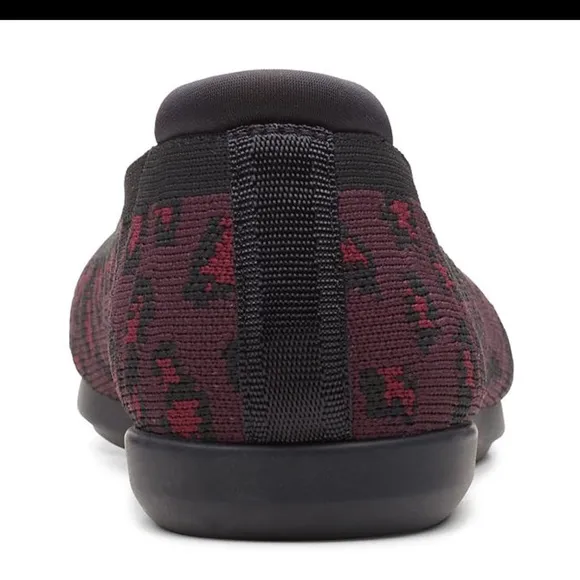 CLARKS - WOMENS CARLY WISH SHOES Burgundy Knit Tricot Bordeaux Size 7M