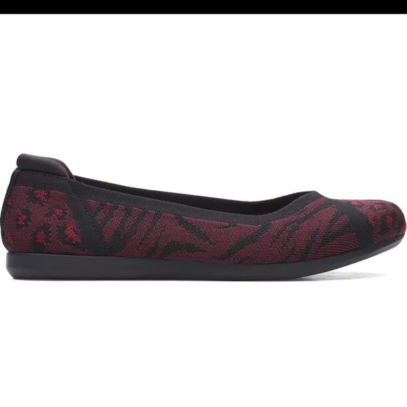 CLARKS - WOMENS CARLY WISH SHOES Burgundy Knit Tricot Bordeaux Size 7M