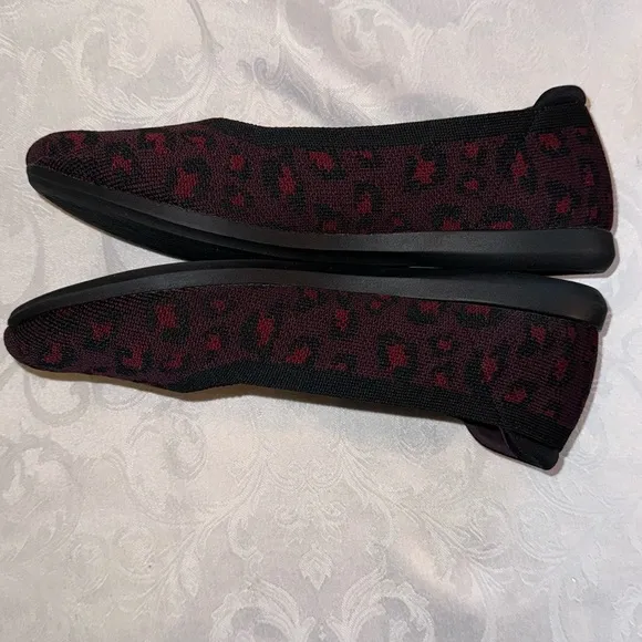 CLARKS - WOMENS CARLY WISH SHOES Burgundy Knit Tricot Bordeaux Size 7M