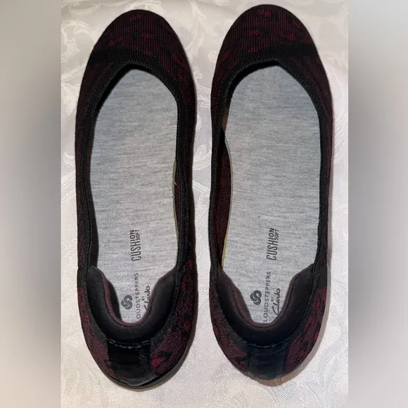 CLARKS - WOMENS CARLY WISH SHOES Burgundy Knit Tricot Bordeaux Size 7M