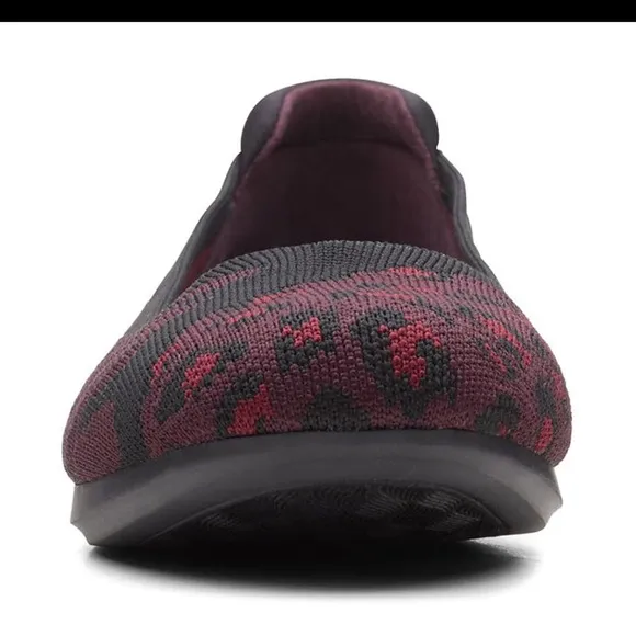 CLARKS - WOMENS CARLY WISH SHOES Burgundy Knit Tricot Bordeaux Size 7M
