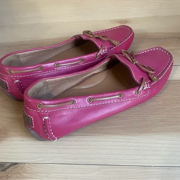 Clarks Women's Dunbar Racer Fuchsia Size 8M