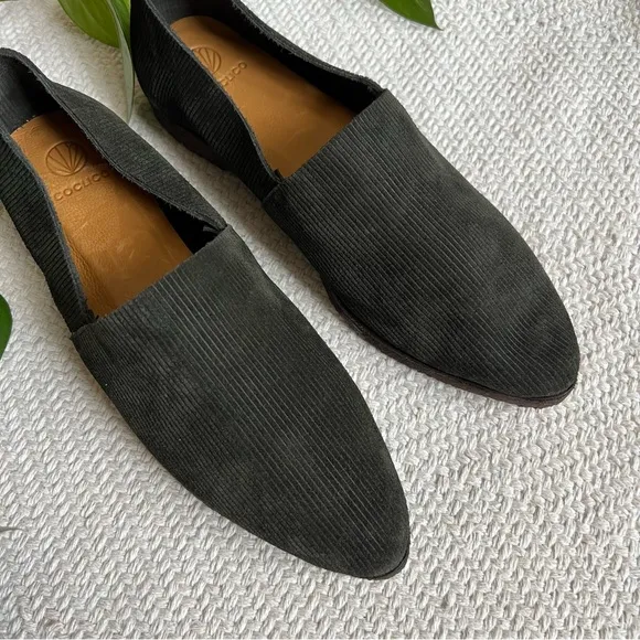Coclico Hunter Green Suede Corduroy Point Toe Loafers