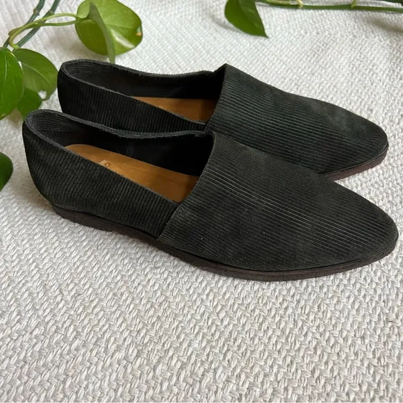Coclico Hunter Green Suede Corduroy Point Toe Loafers