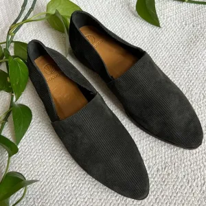 Coclico Hunter Green Suede Corduroy Point Toe Loafers