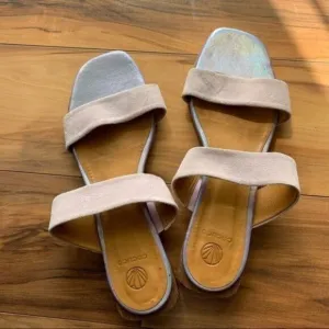 Coclico two band slide sandals 8.5