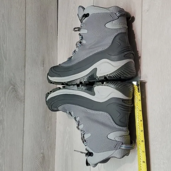 Columbia Womens High Top Sneakers outdoor shoes boots sz 8