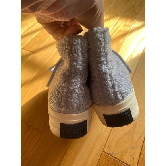 Converse women's light blue sherpa fleece platform high top lace up sneakers 6.5