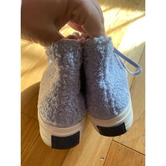 Converse women's light blue sherpa fleece platform high top lace up sneakers 6.5