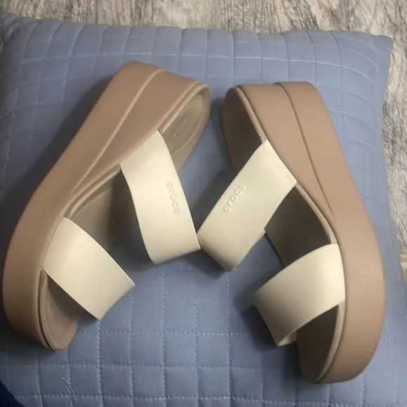 Crocs Brooklyn Mid Wedge Comfort Casual Strappy Slides Sandals -Sz 6 Pearl White