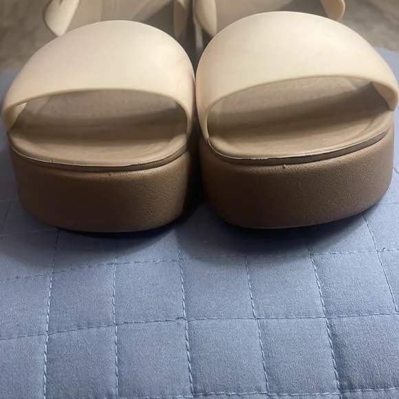 Crocs Brooklyn Mid Wedge Comfort Casual Strappy Slides Sandals -Sz 6 Pearl White