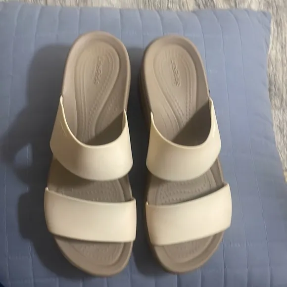 Crocs Brooklyn Mid Wedge Comfort Casual Strappy Slides Sandals -Sz 6 Pearl White