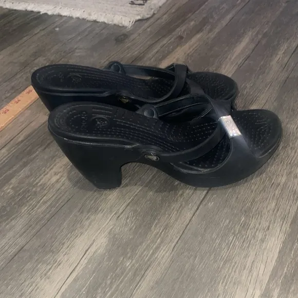 Crocs Cyprus IV Sandals Womens  8 Shoes Black Rubber Heel Slide Strappy Comfort