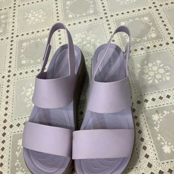 CROCS Women's Purple Platform Sandals with Slingback Size 11