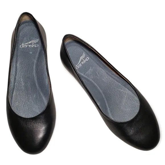 Dansko Ballet Style Rounded Toe Black Leather Flats Size 6 Wide