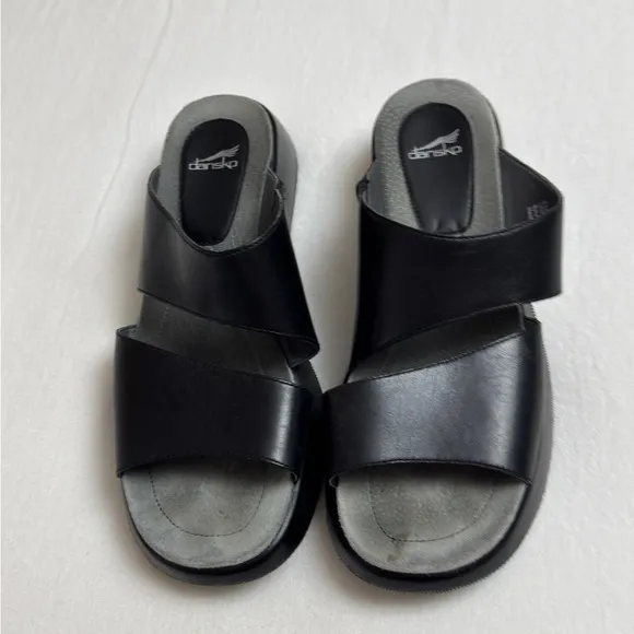 Dansko Black Lana Leather Two Strap Slide Slip On Sandals Size 41Classic Summer
