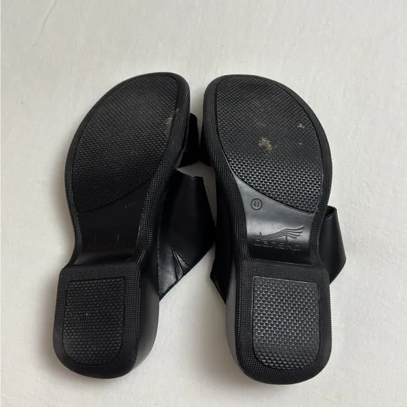 Dansko Black Lana Leather Two Strap Slide Slip On Sandals Size 41Classic Summer