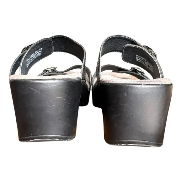 Dansko Embossed Black Leather Buckle Sandals Size 42