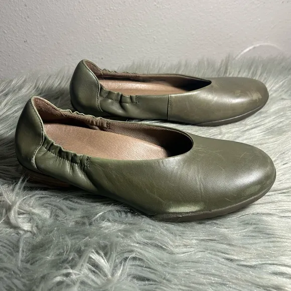 DANSKO Kira Lichen Aniline Calf Women's Green Leather Flats Size EU 38 / US