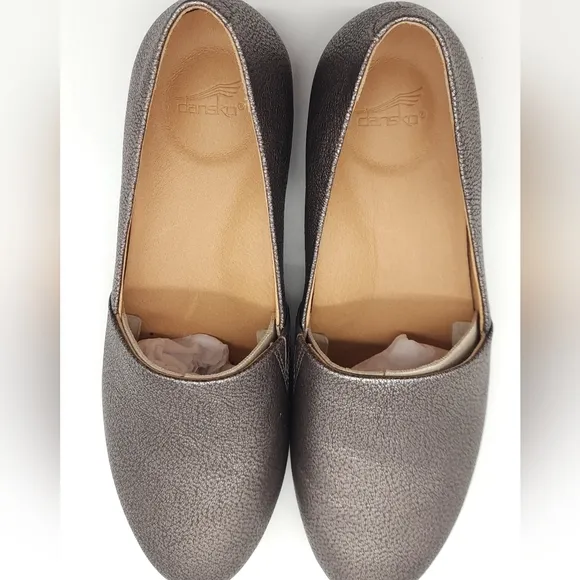 Dansko Larisa Women's Metallic Pewter Slip On Flats Size 7.5-8 EU 38