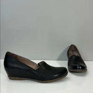 Dansko Lilliana Black Leather Hidden Wedge Loafers Size 39(8.5-9)
