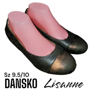 DANSKO LISANNE 9.5/10 Burnished Rust Leather Small Wedge Cap Toe Flats Loafers