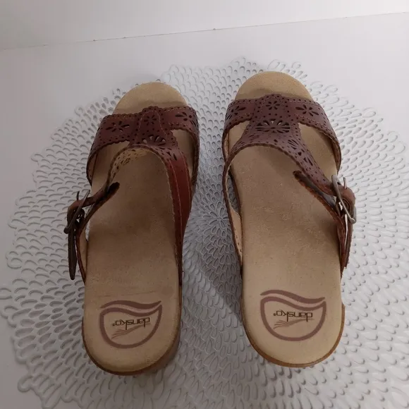 DANSKO SAPPHIRE AMBER BRN. CUT OUT LEATHER CLOG SLIDE SANDALS EUR 39 US 8.5-9