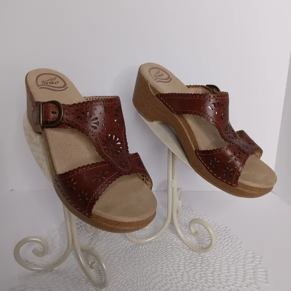 DANSKO SAPPHIRE AMBER BRN. CUT OUT LEATHER CLOG SLIDE SANDALS EUR 39 US 8.5-9