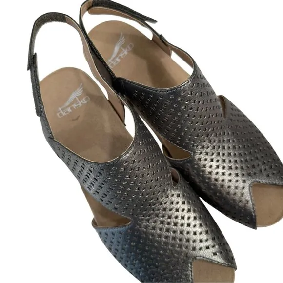 Dansko Teagan Womens Open-Toe Metallic Slingback Block Heel Sandals - Size 39
